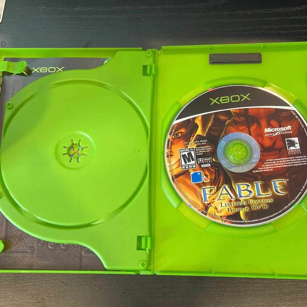 Fable 1 XBOX black label game with limited edition bonus DVD - Picture 4 of 6